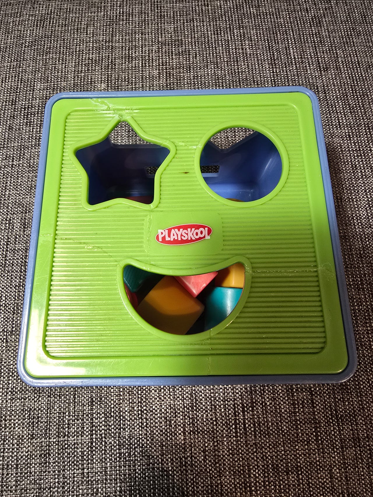 Playskool muotolajittelija / palikkalaatikko