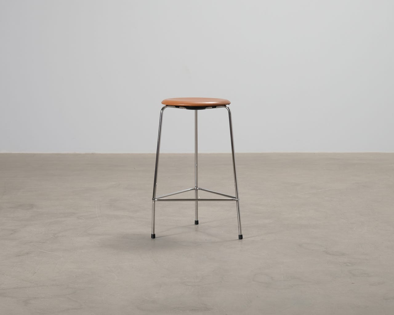 Fritz Hansen High Dot baarijakkara kromi / ruskea nahka