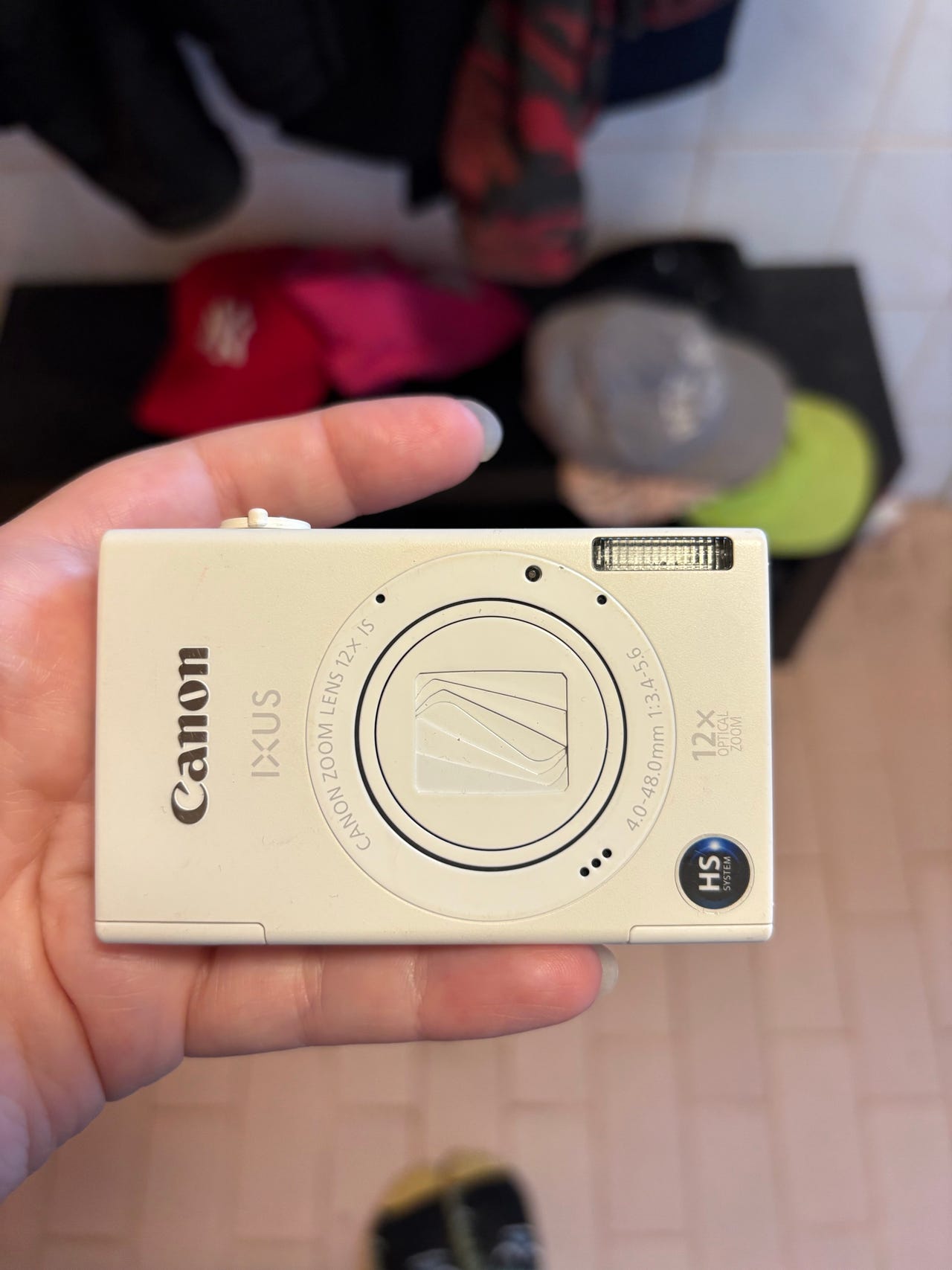 Canon IXUS 510 HS digikamera vaalea