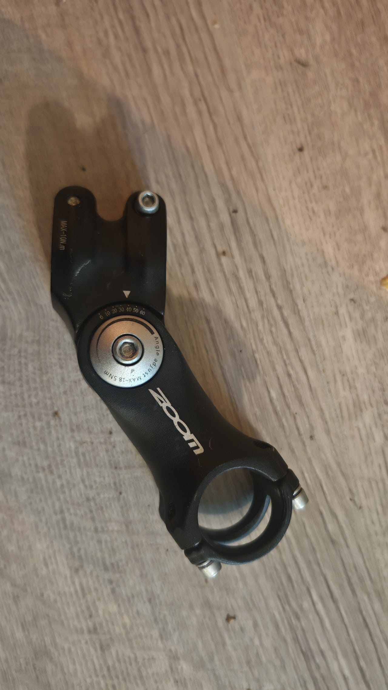 Zoom säädettävä ohjainkannatin 31,8 mm musta