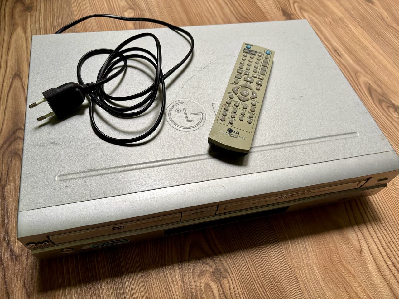 LG DVS7920 dvd/vhs yhdistelmä.