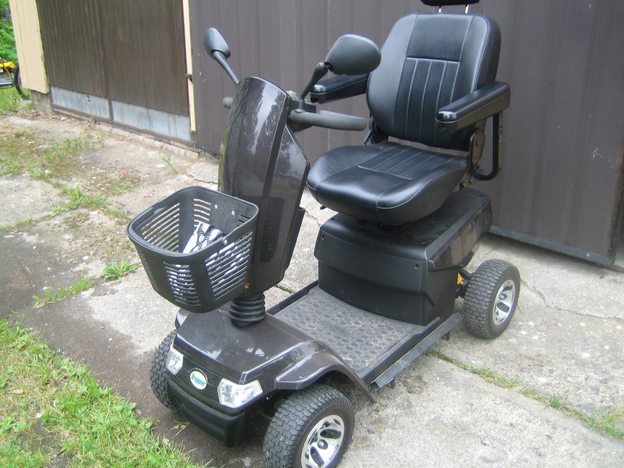 Seniori 800 Deluxe sähkömopo musta