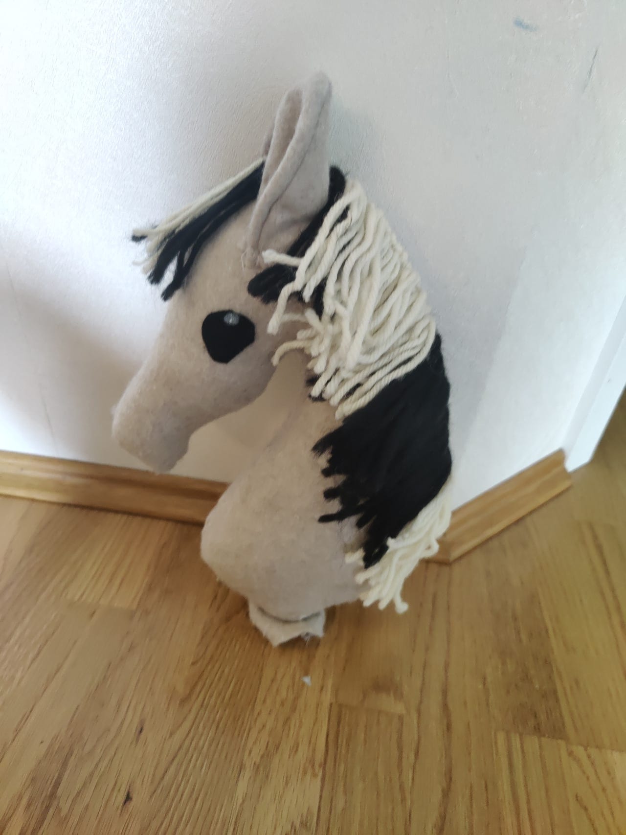 Kaksiosainen vuonohevos keppihevonen