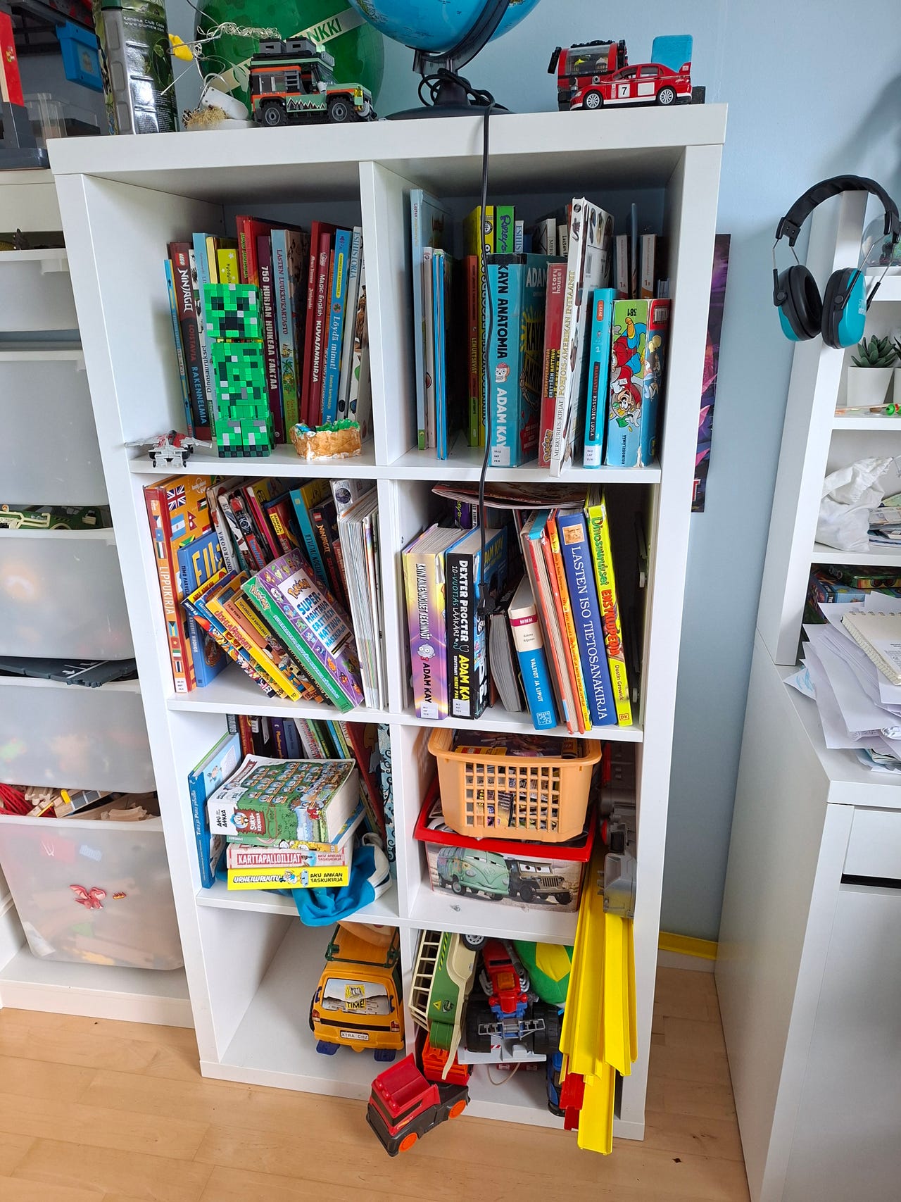 IKEA lasten kirjahylly valkoinen