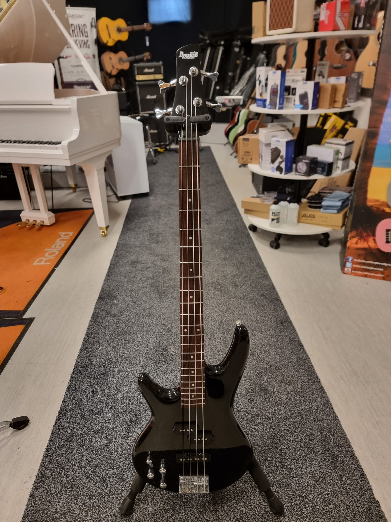 Ibanez GSR200L vasenkätinen basso käytetty