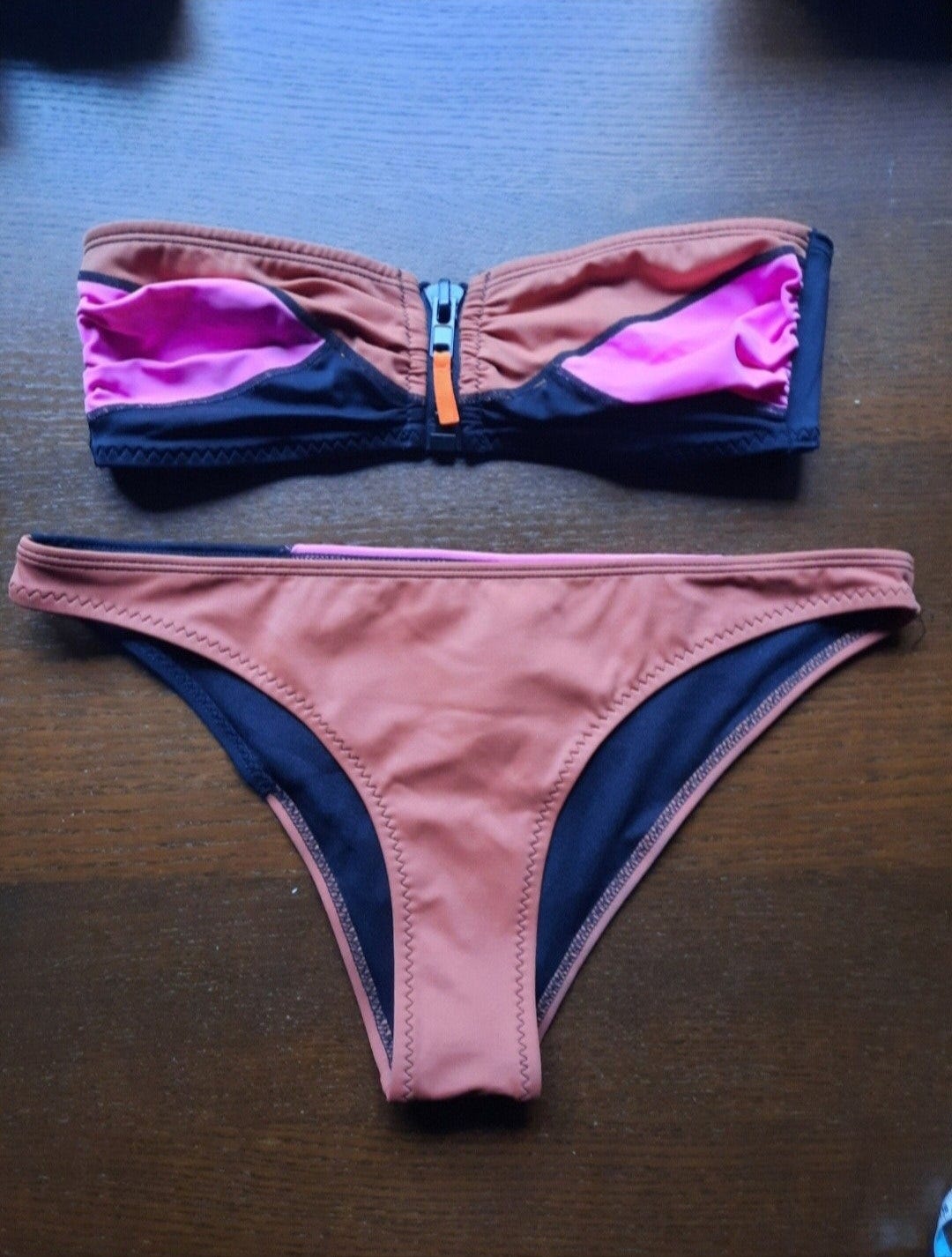 Käyttämättömät bikinit. Koot 36&38 yht.