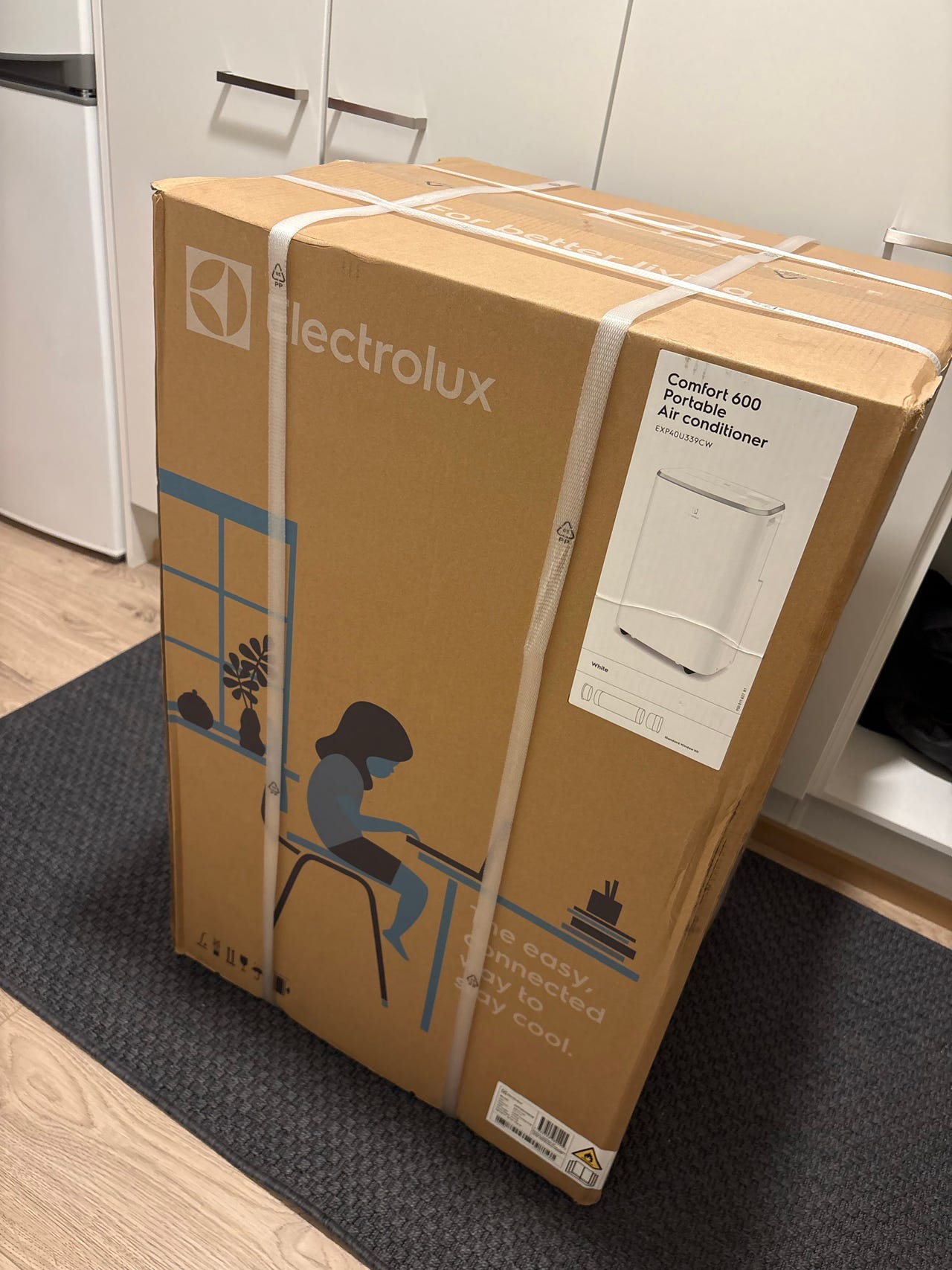 UUSI AVAAMATON Electrolux Comfort 600 EXP40U339CW -siirrettävä il
