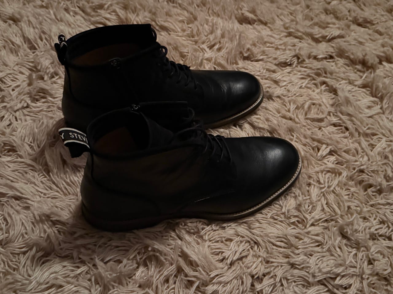 Sneaky steve nahka bootsit
