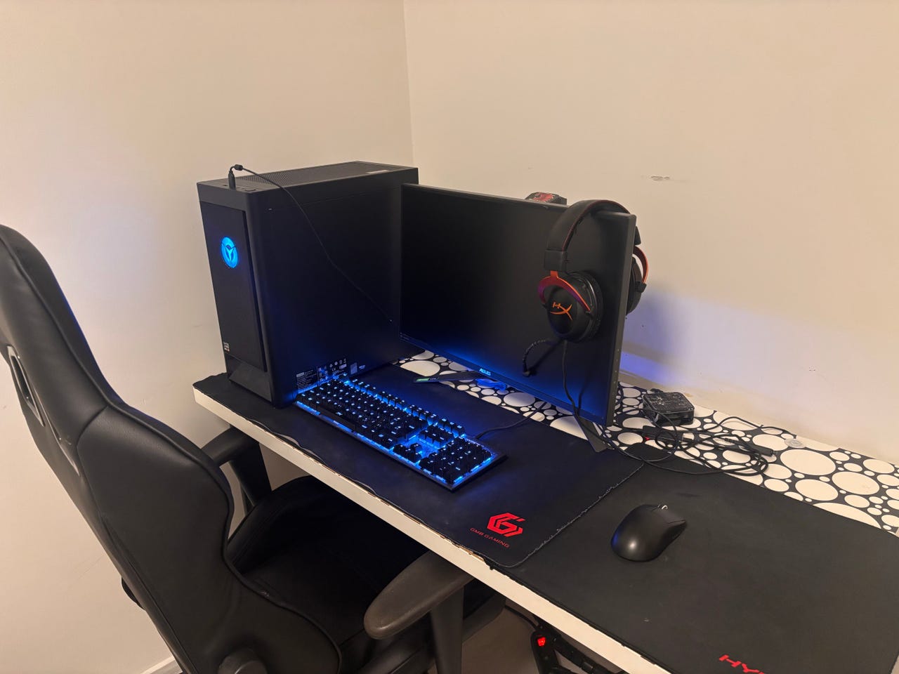 Lenovo pöytätietokone pelikone