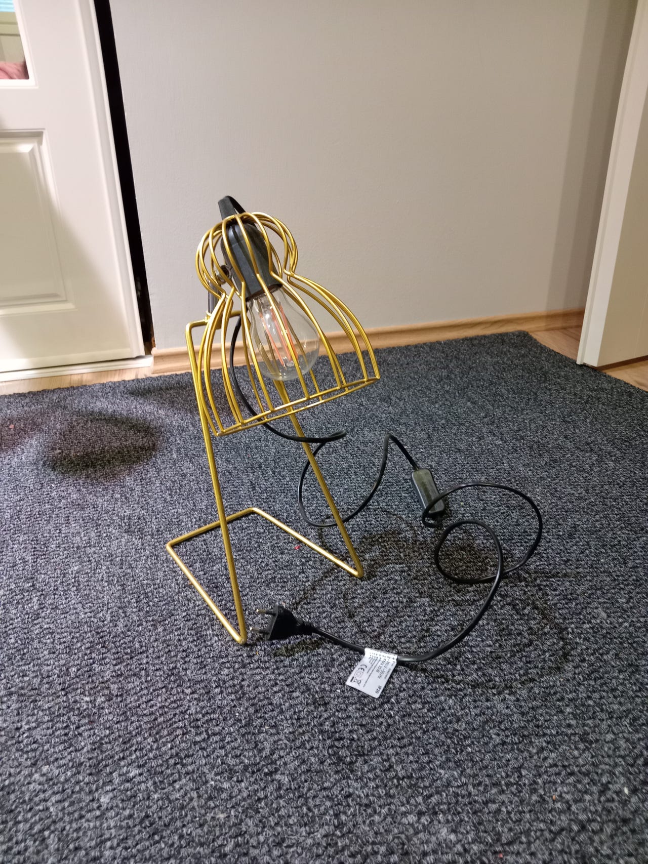 Pöytämallinen kasvivalo