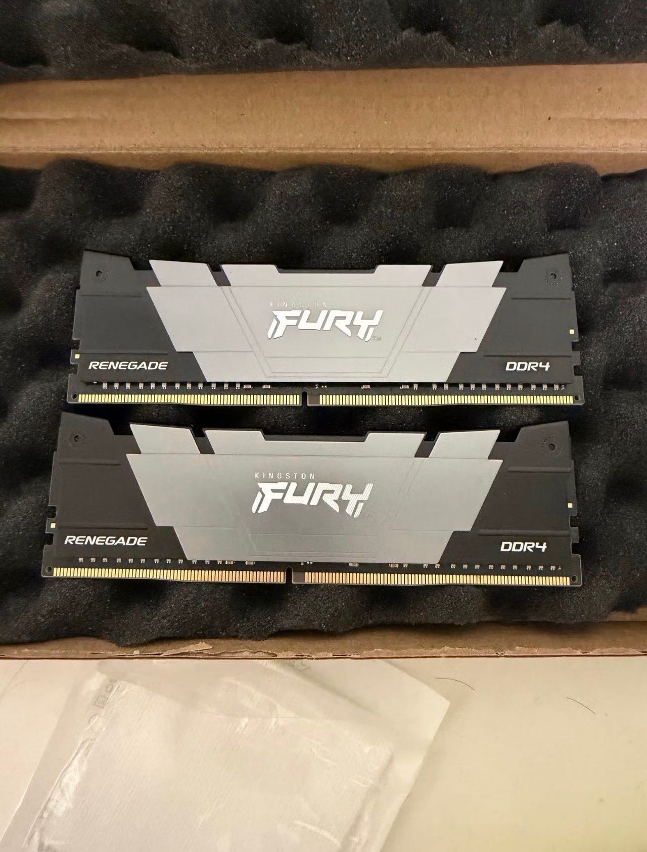 Kingston Fury Renegade DDR4 RAM-muistit 32GB 3600MHz