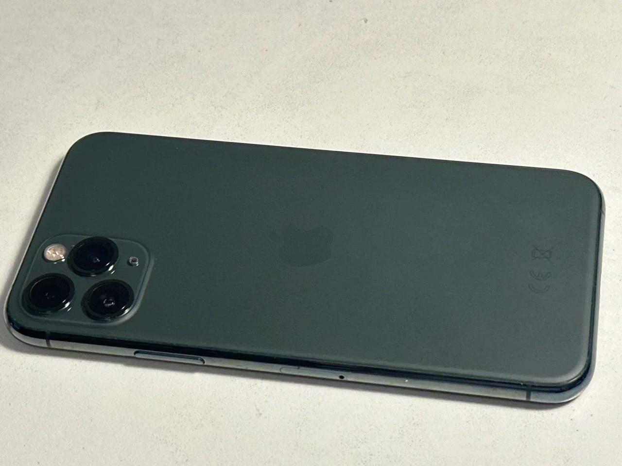 ALE IPhone 11 Pro 64GB green / TAKUU 12kk