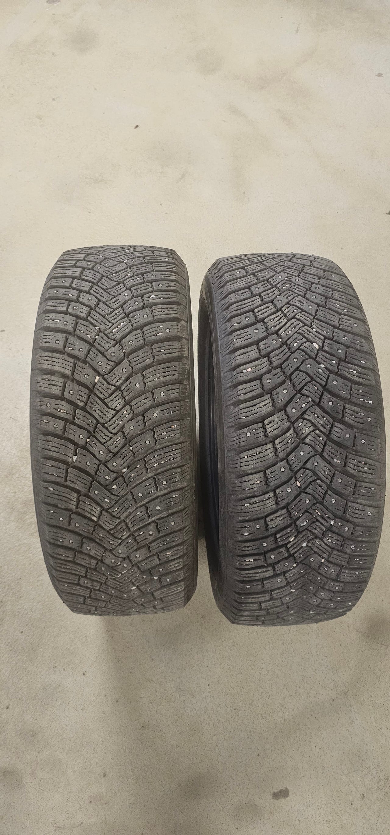 205/55R16 continental