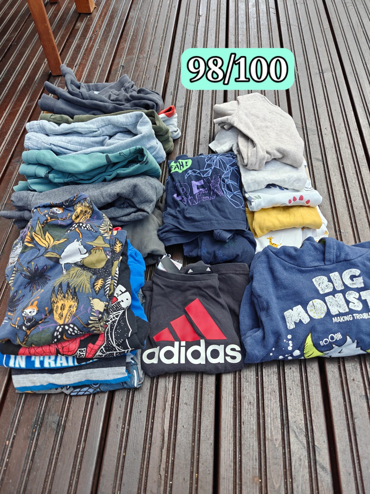 Vaatepaketti koossa 98/100