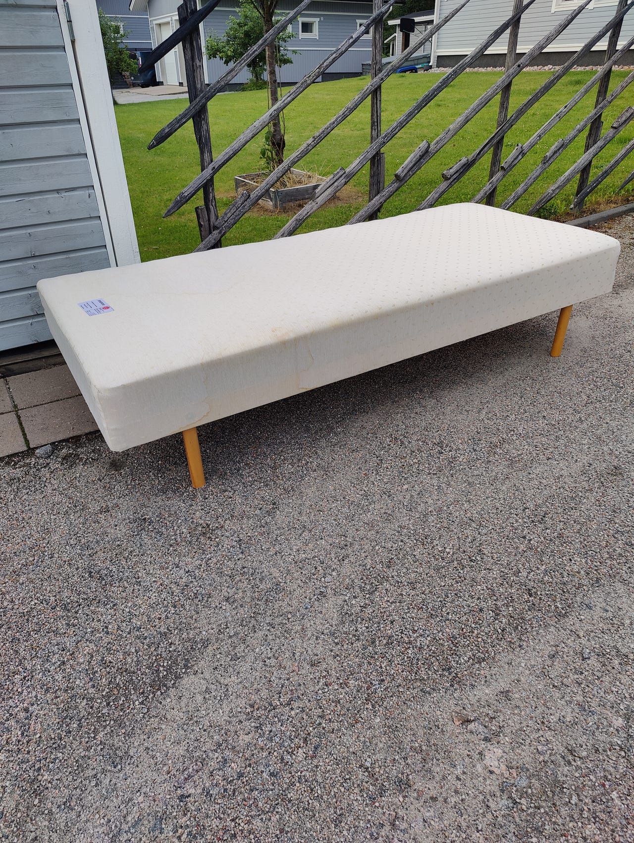 90*200cm sänky