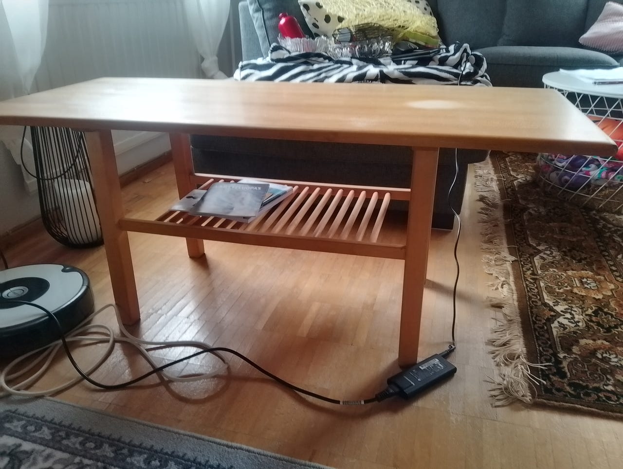 Sohvapöytä kotimainen
