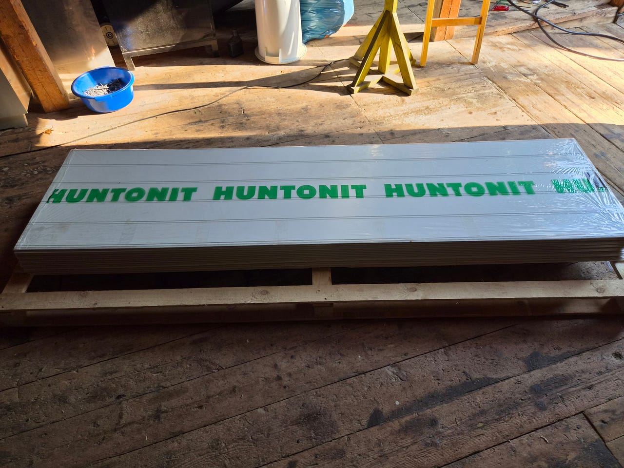 Huntonit seinäpaneeli
