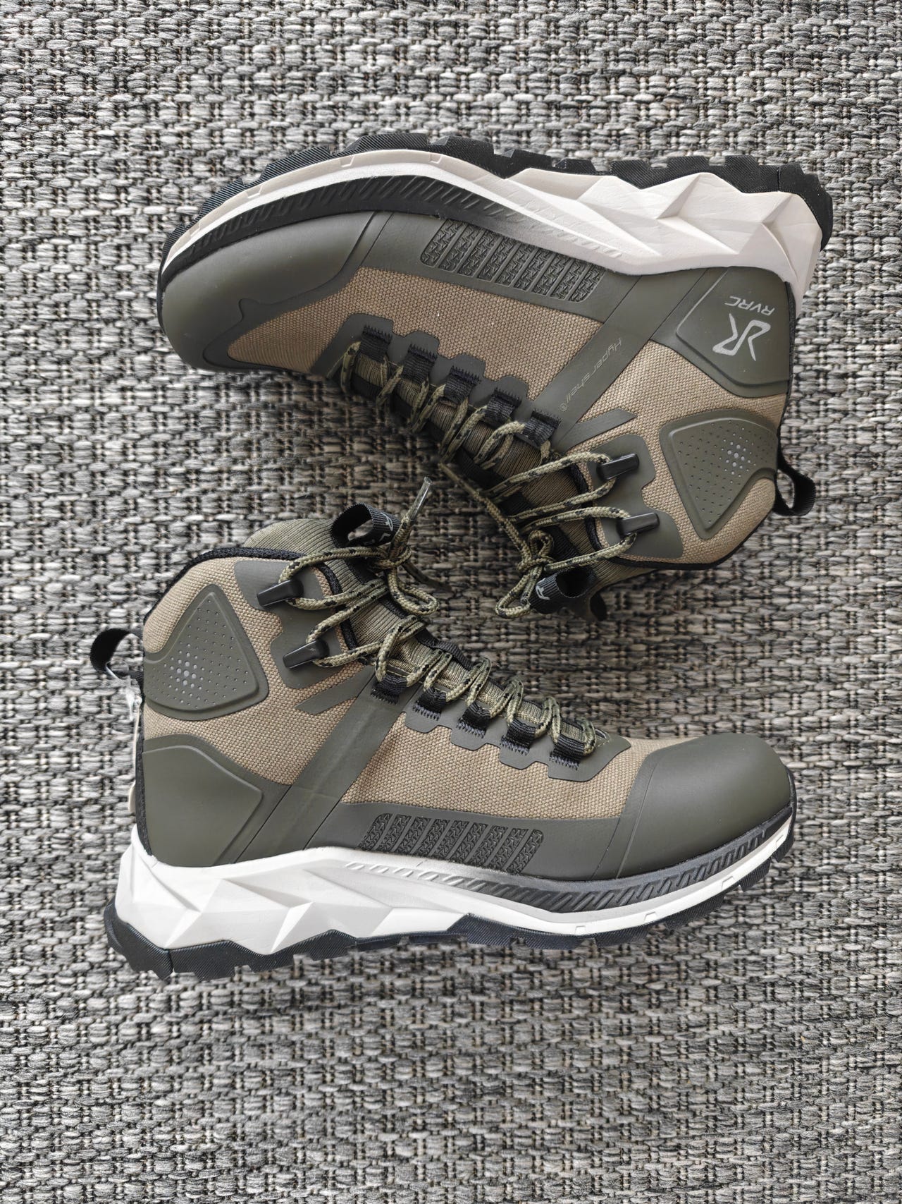Uudet RVRC goretex kengät