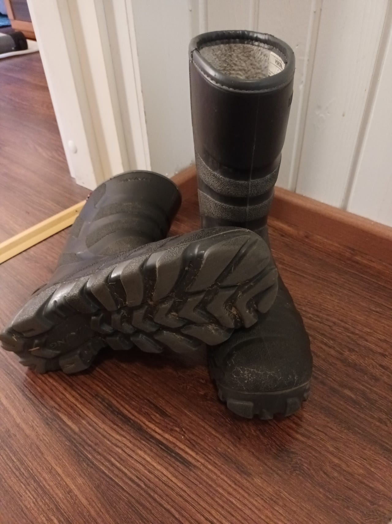 Viking kumisaappaat 39