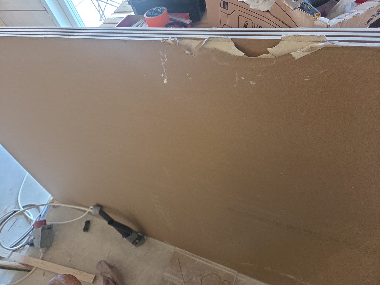 Ek 13 kipsilevyjä.