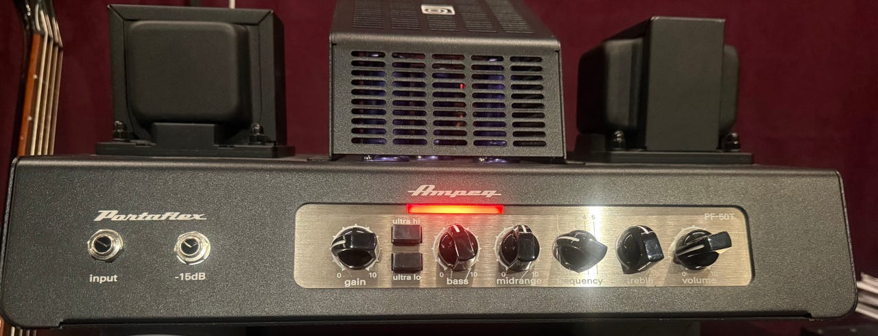 Ampeg Portaflex PF T-50 -putkibassovahvistin