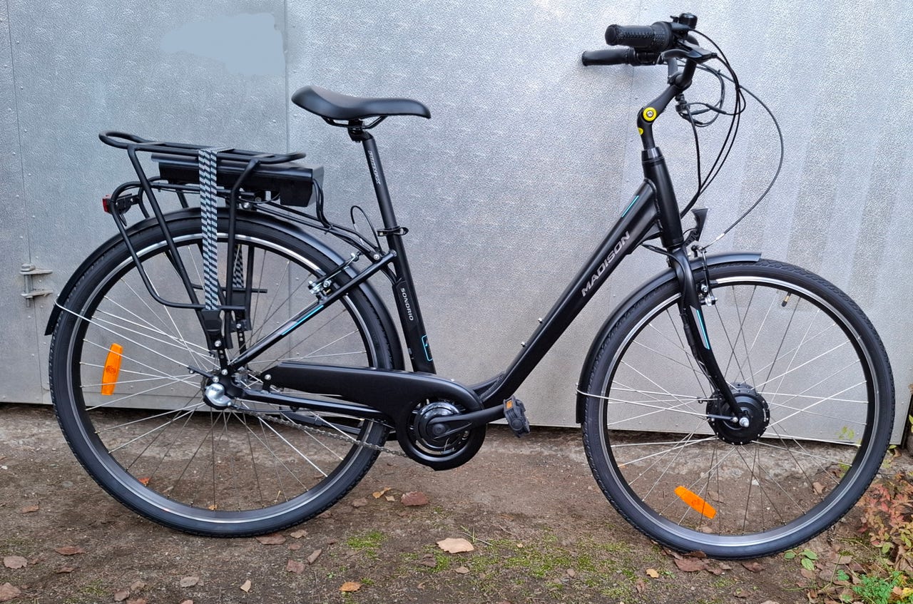 Madison Sondrio 28 sähköpyörä, jalkajarrulla ja Shimanon Nexus 3
