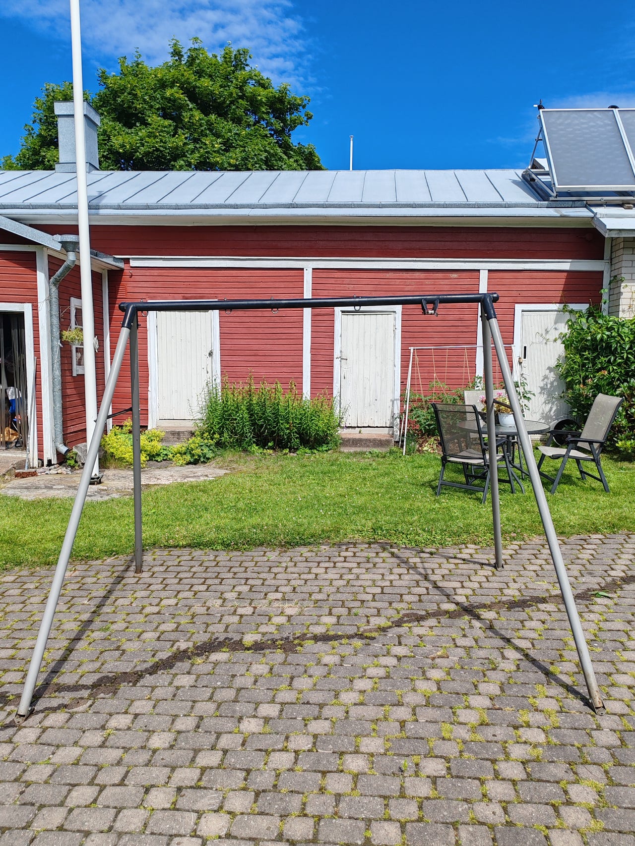 Lasten pihakeinun runko