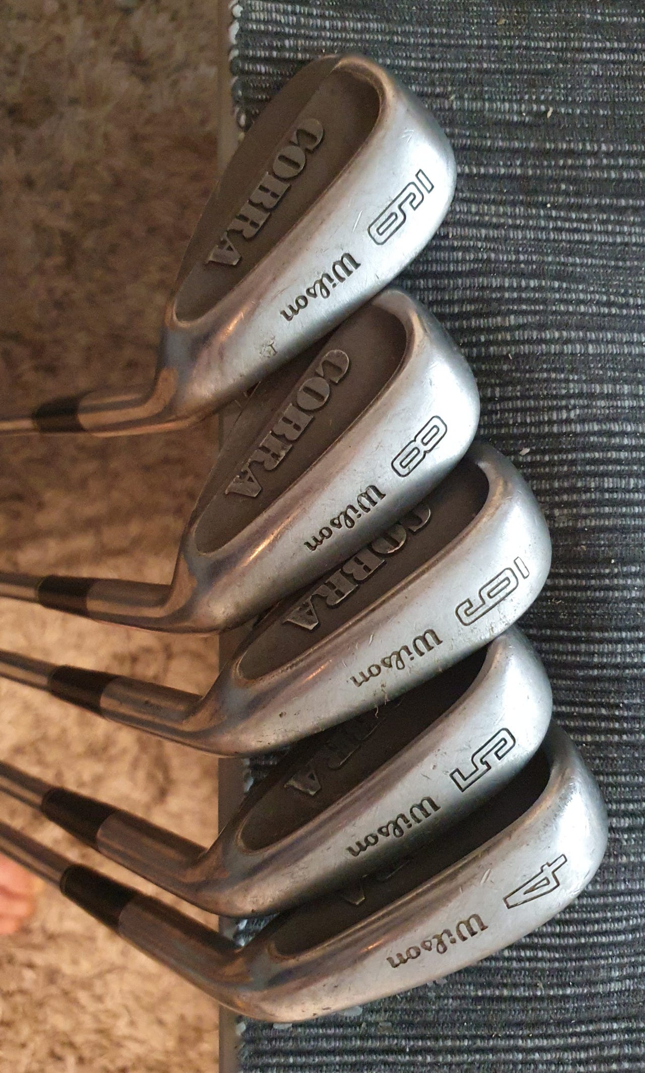 Wilson rautamailat, oikeakätiset P,9,8,7,6,5,4