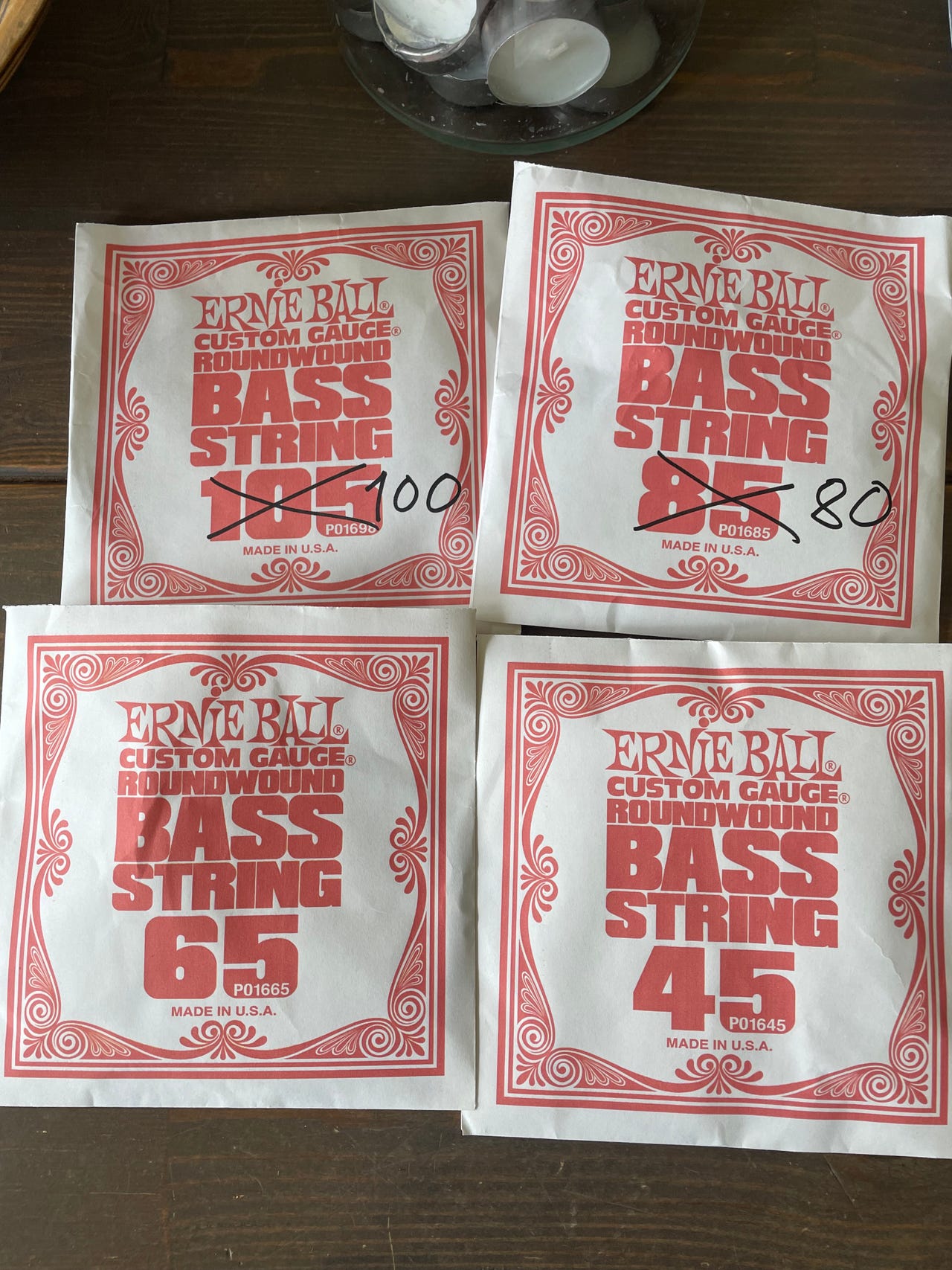 Käytetyt ja keitetyt Ernie Ball - bassonkielet