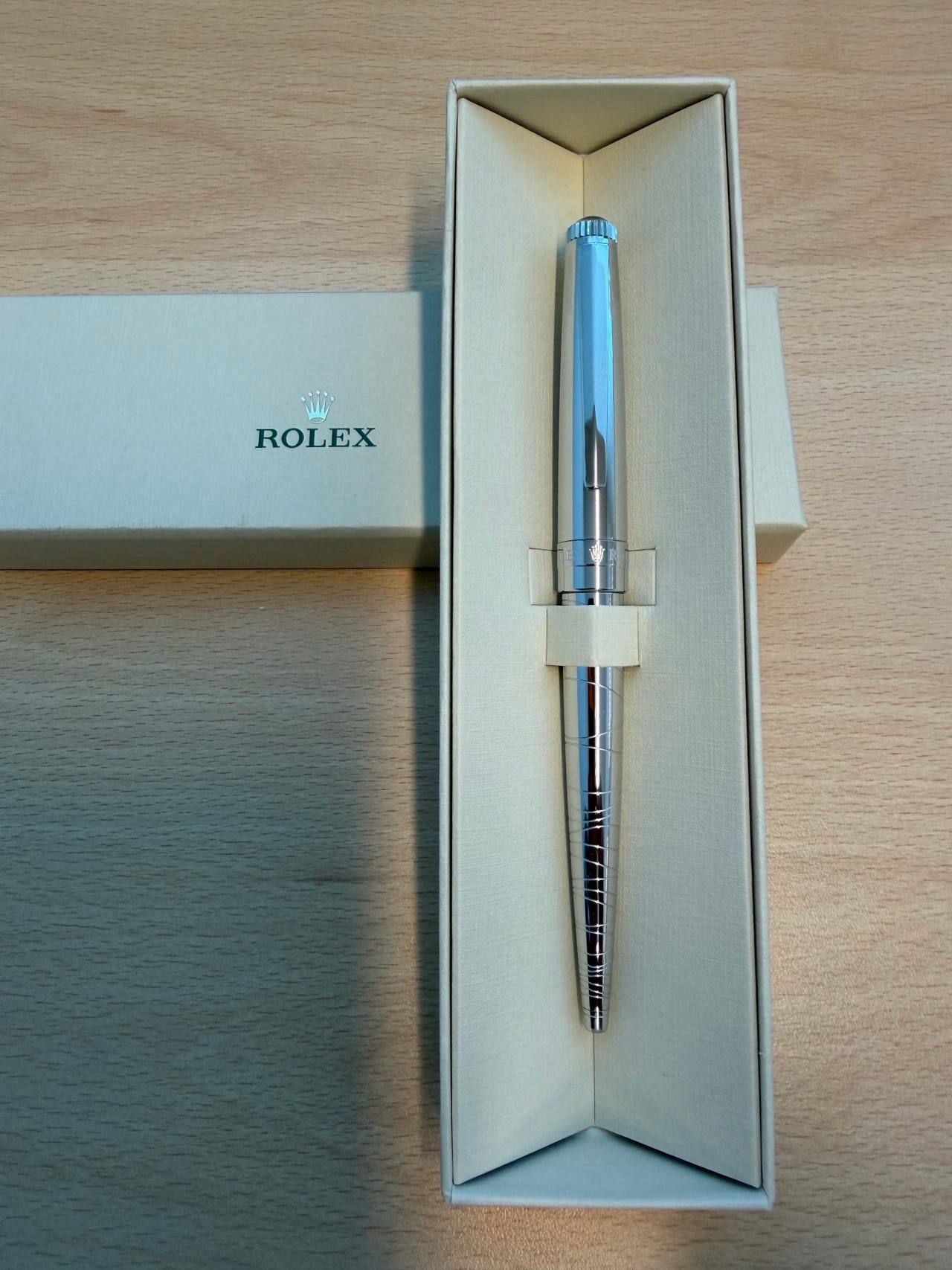 Rolex kuulakärkikynä hopeanvärinen