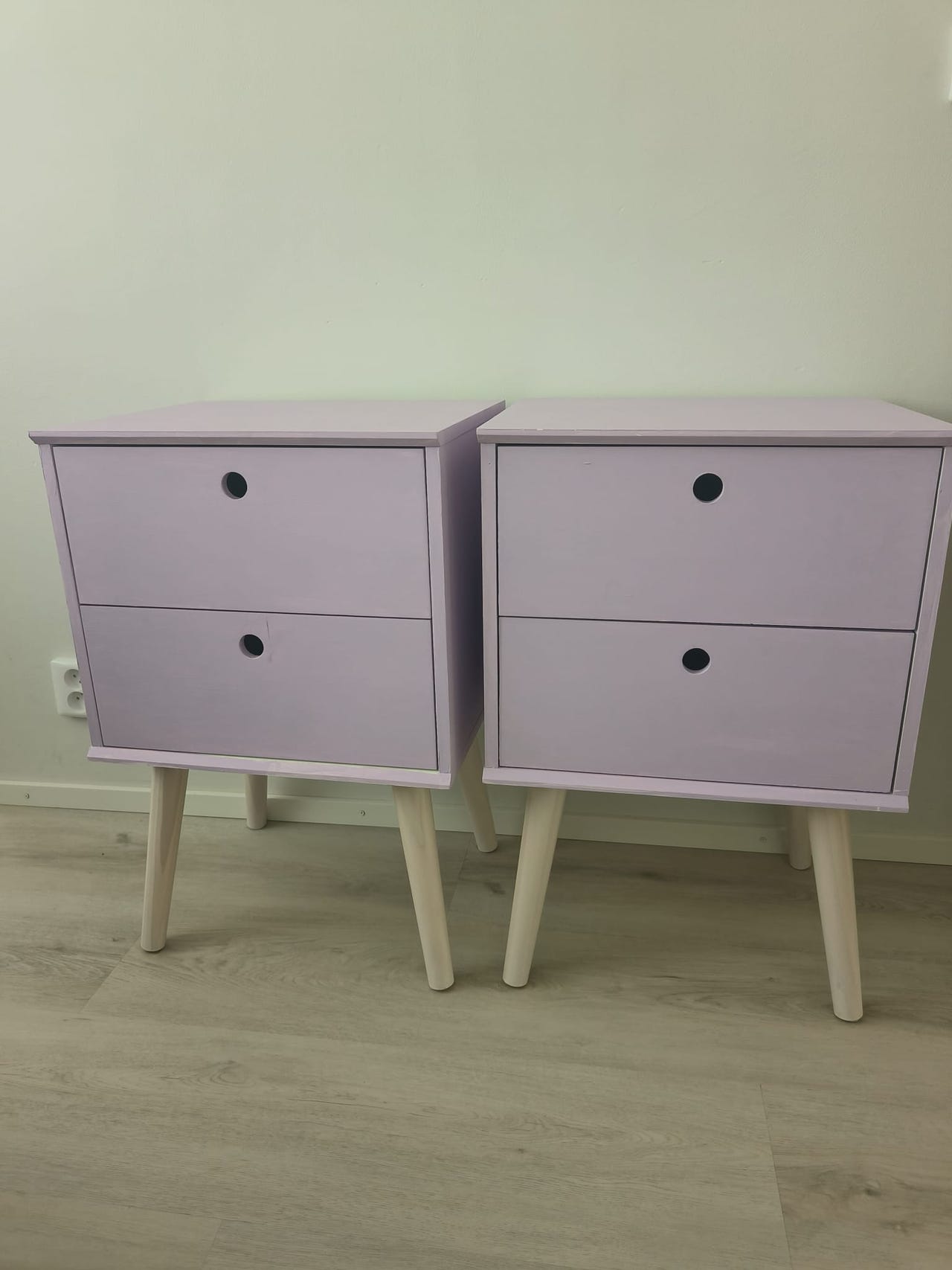 2x Jyskin yöpöytää