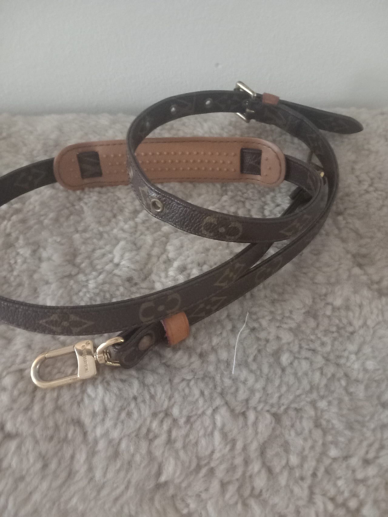Lousi Vuitton monogram hihna