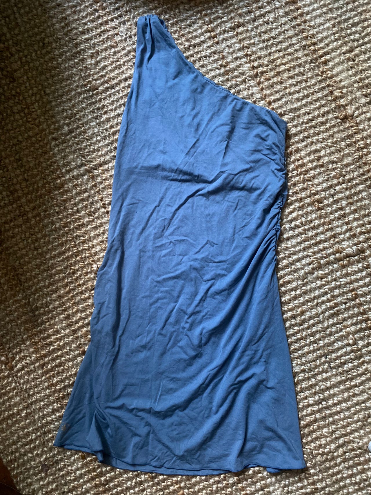 Indigo Luna Hitomi mekko
