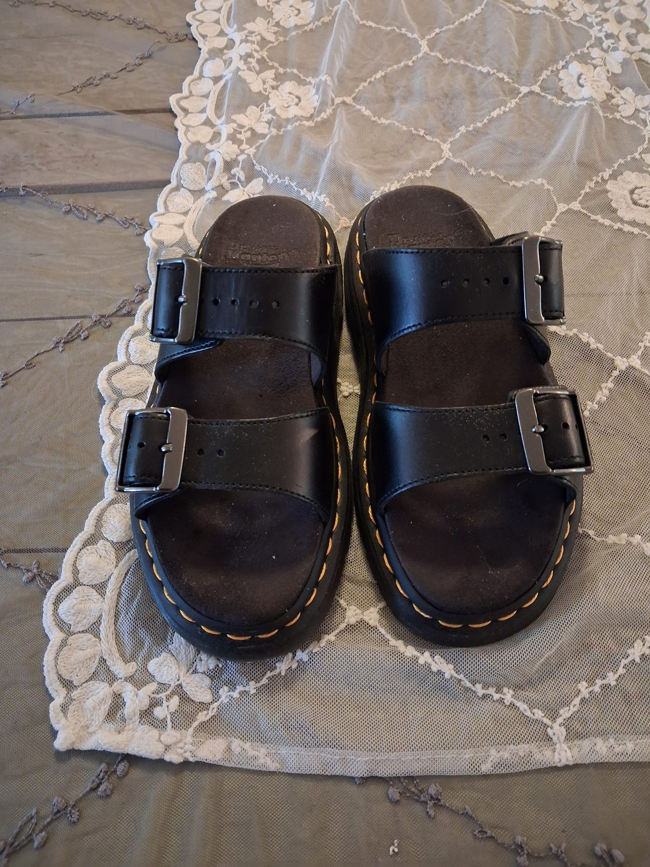 Dr.Martens Josef-sandaalit, koko 37, sis.postit