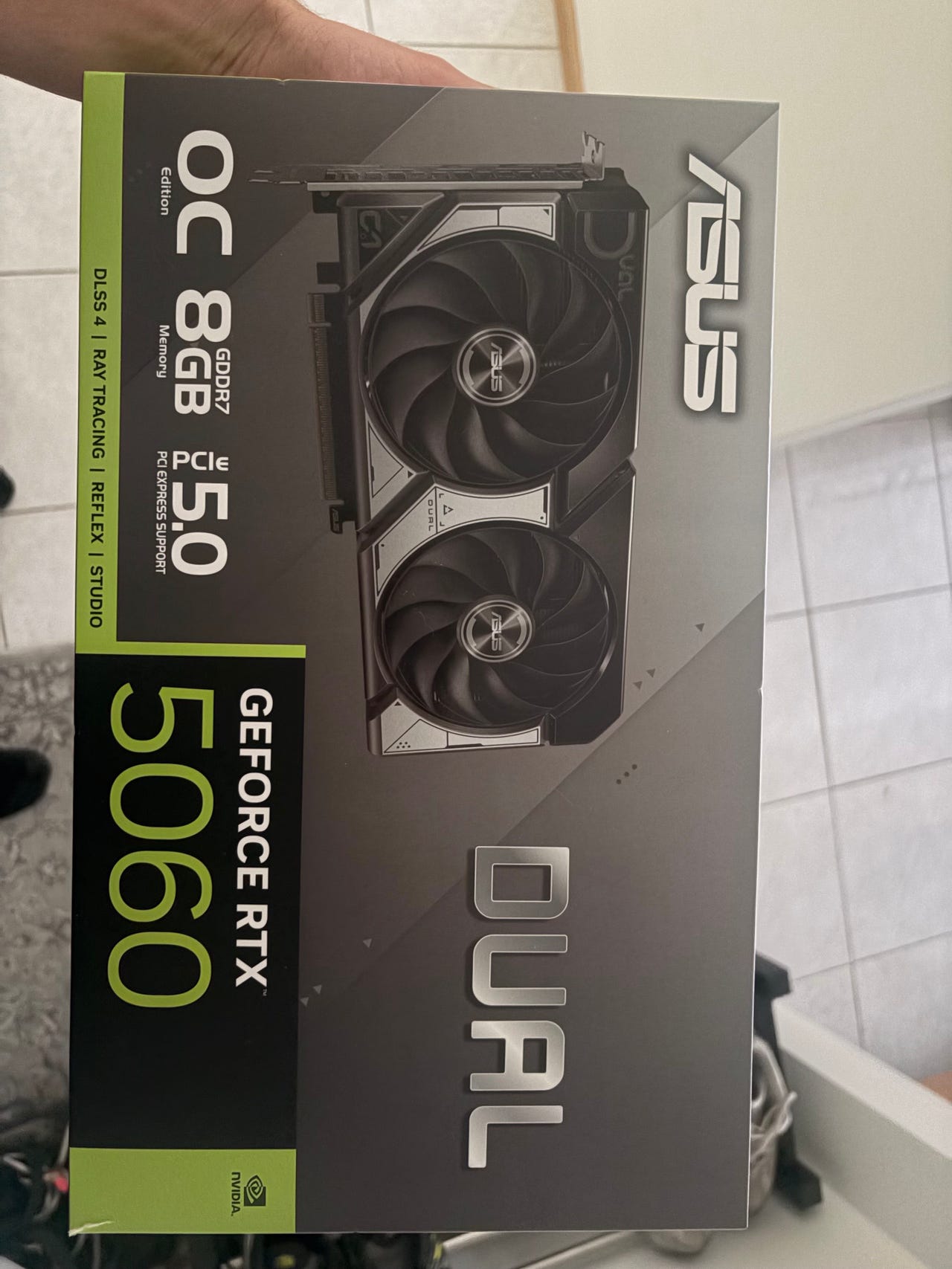 Asus Dual GeForce RTX 5060 8GB näytönohjain