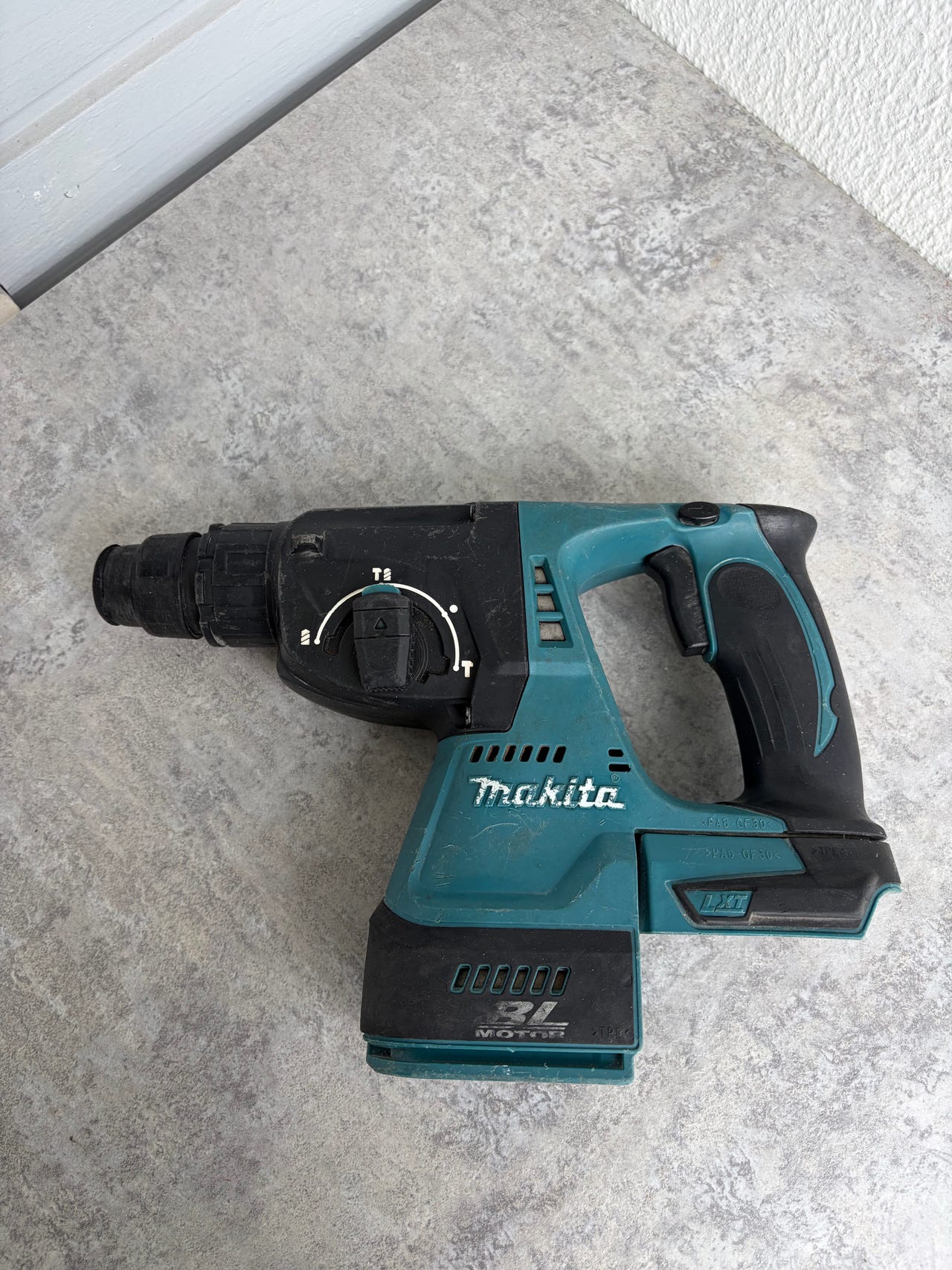 Makita DHR242