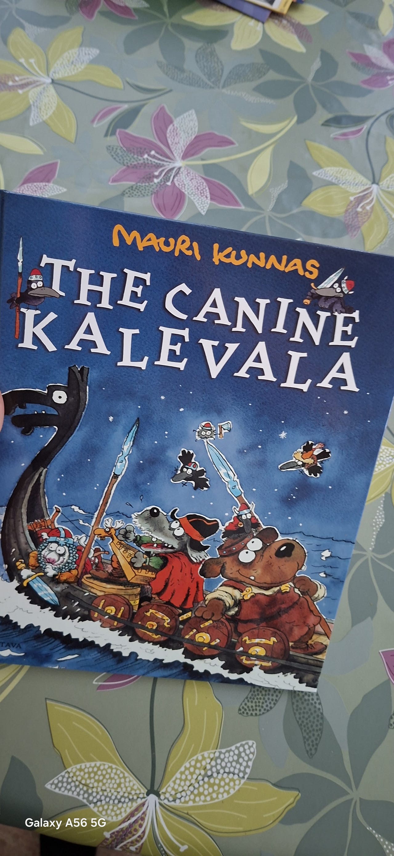 Mauri Kunnas The Canine Kalevala -kirja (englanninkielinen)