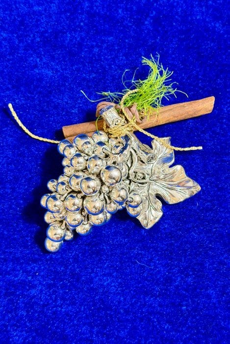 Arde - Figuriini - “Large” Grape Cluster - .925 hopea laminoitu