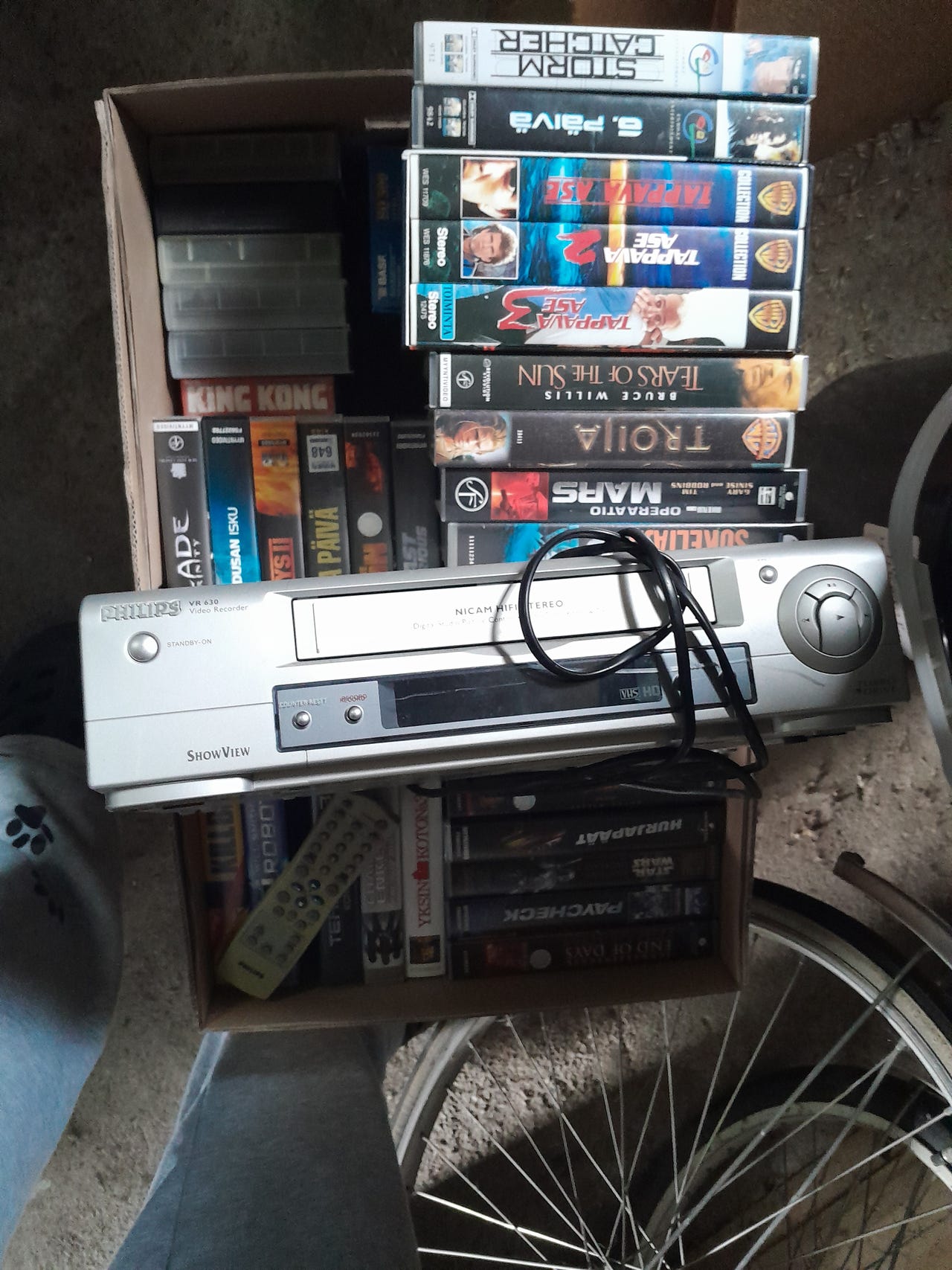 Philips VHS-videonauhuri + kasetit