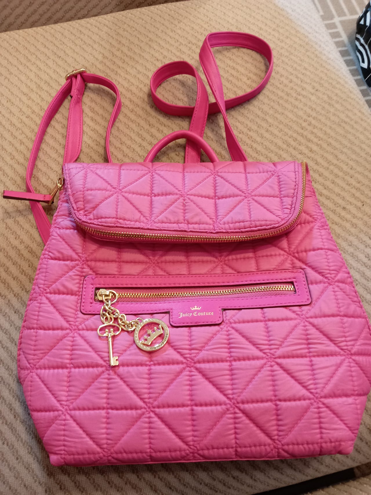 Juicy Couture pinkki reppu/olkalaukku naisille
