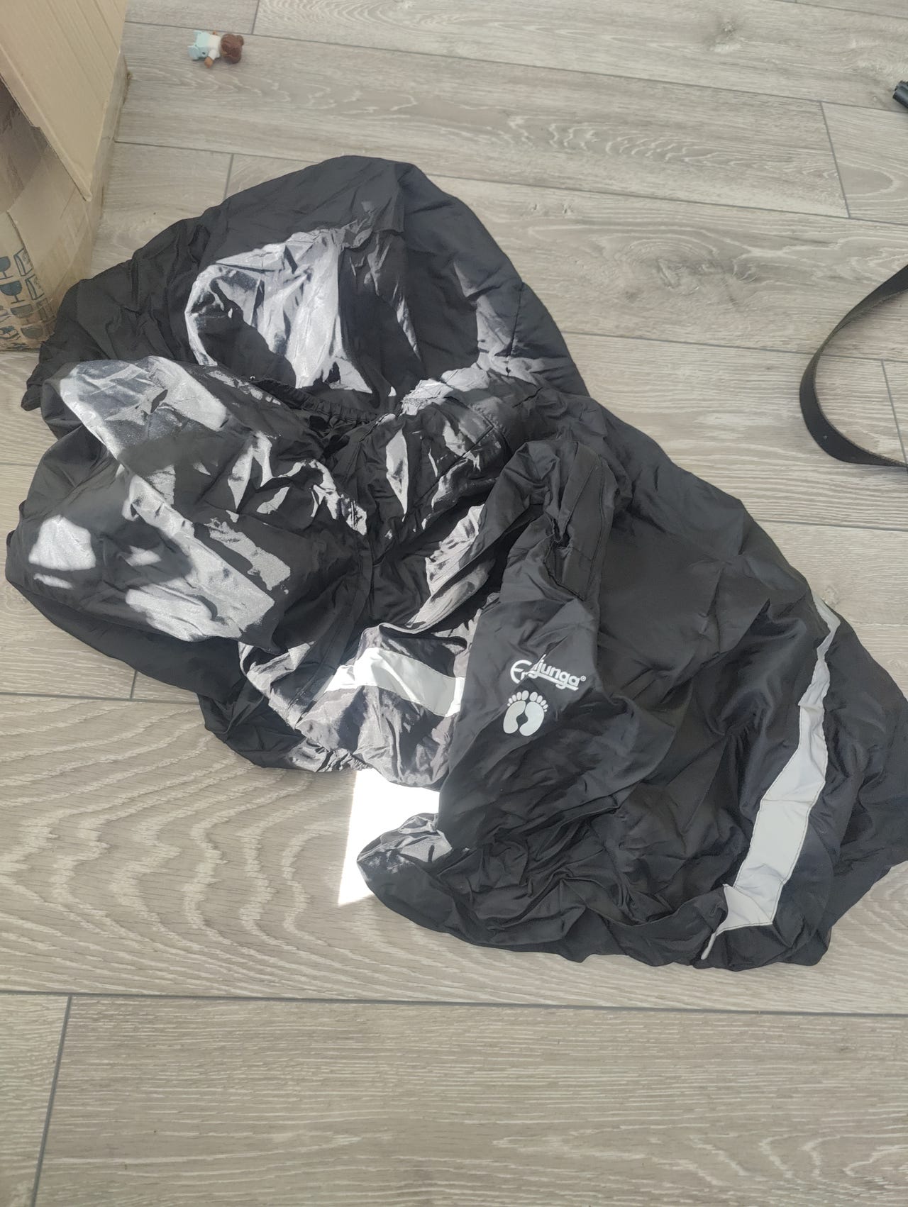 Emmaljunga rattaiden sadesuoja