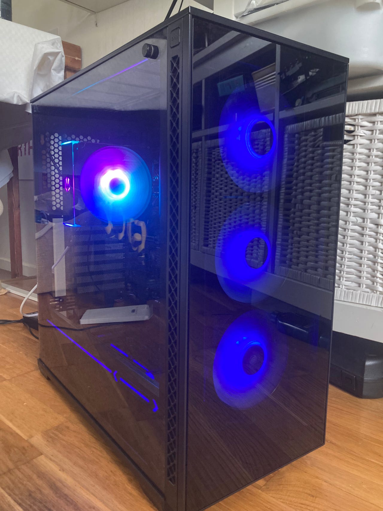Pelikone Ryzen 7 9700X/RTX3070/32GB DDR5/1TB Nvme SSD/WIN11