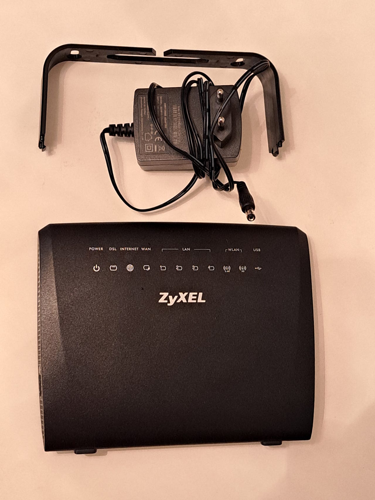 Zyxel DX3300-T0 modeemi