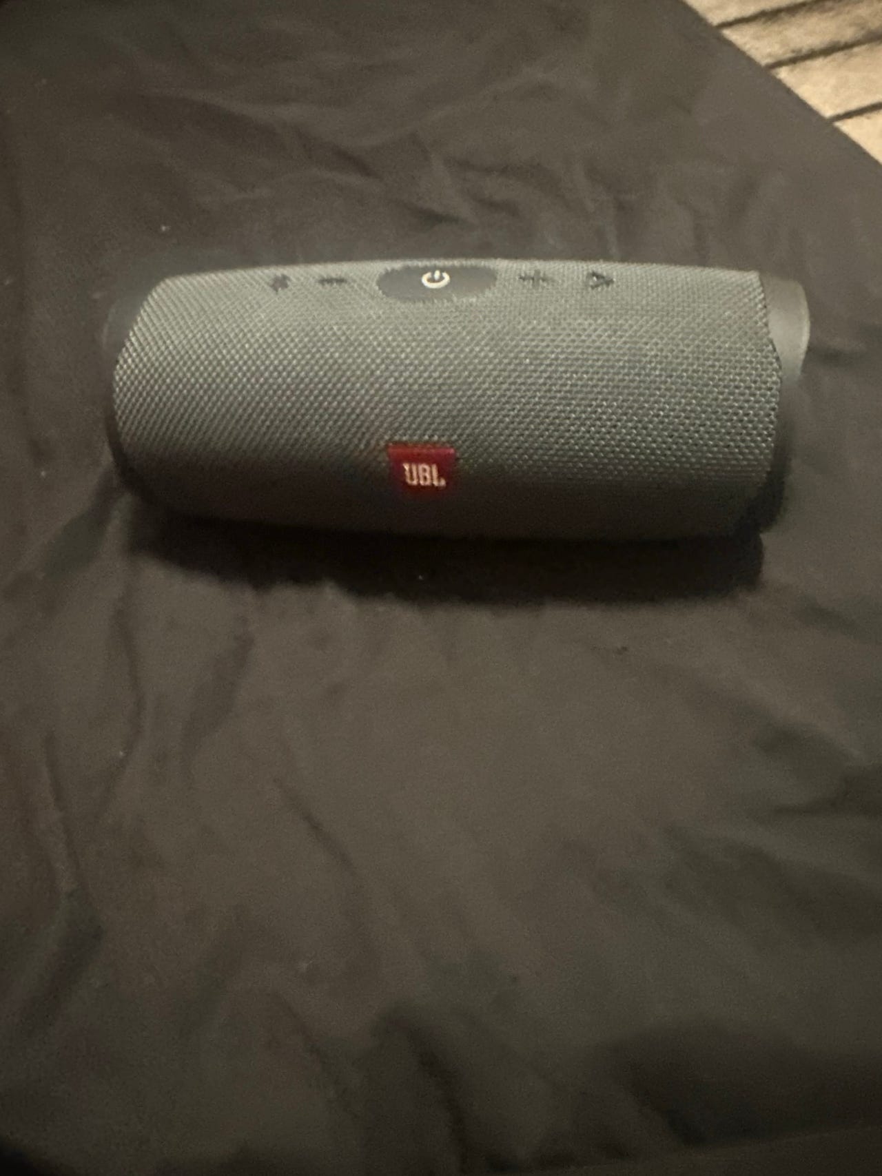 JBL charge essential 2