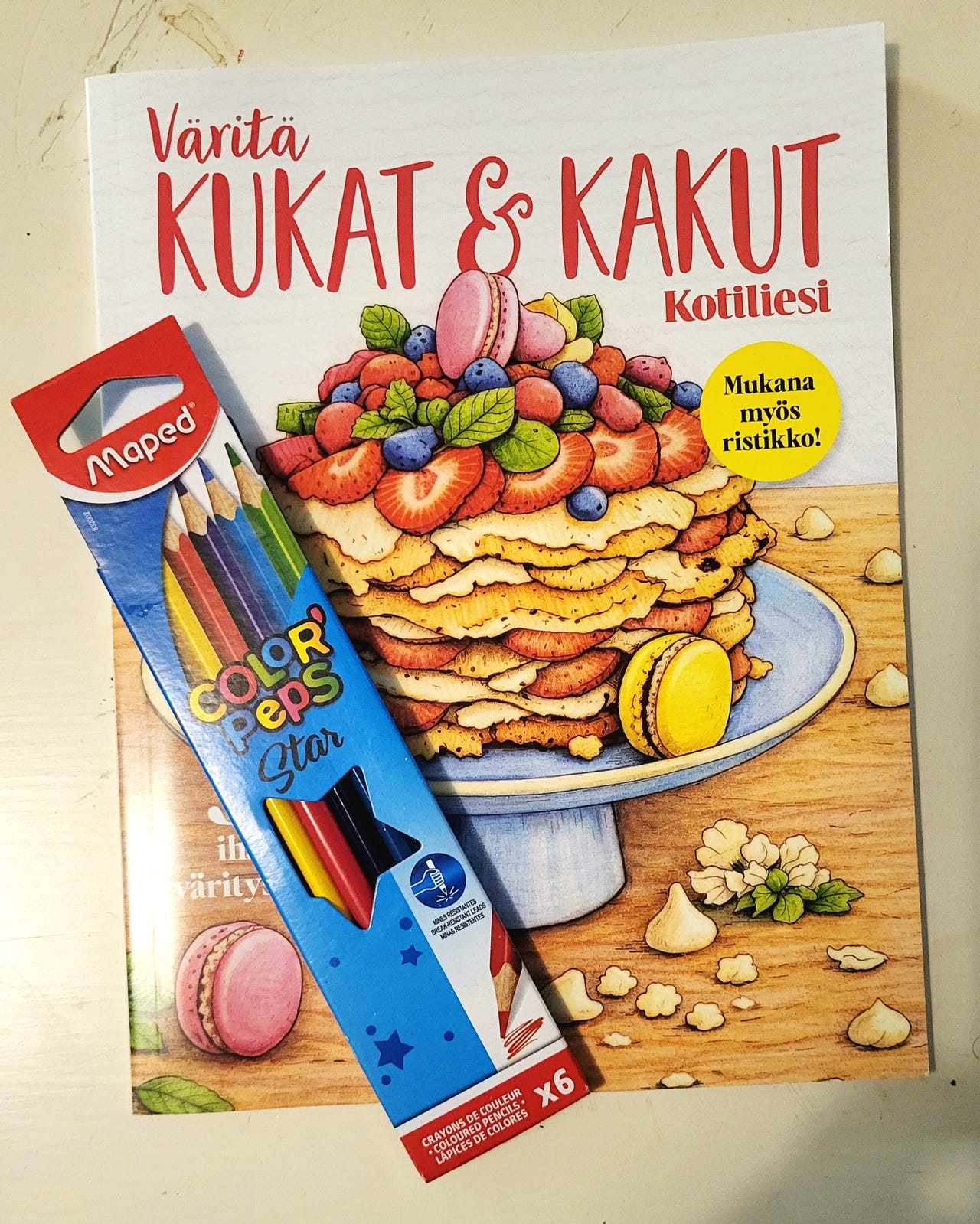 Väritä Kukat ja Kakut nro 1/26 + kynät