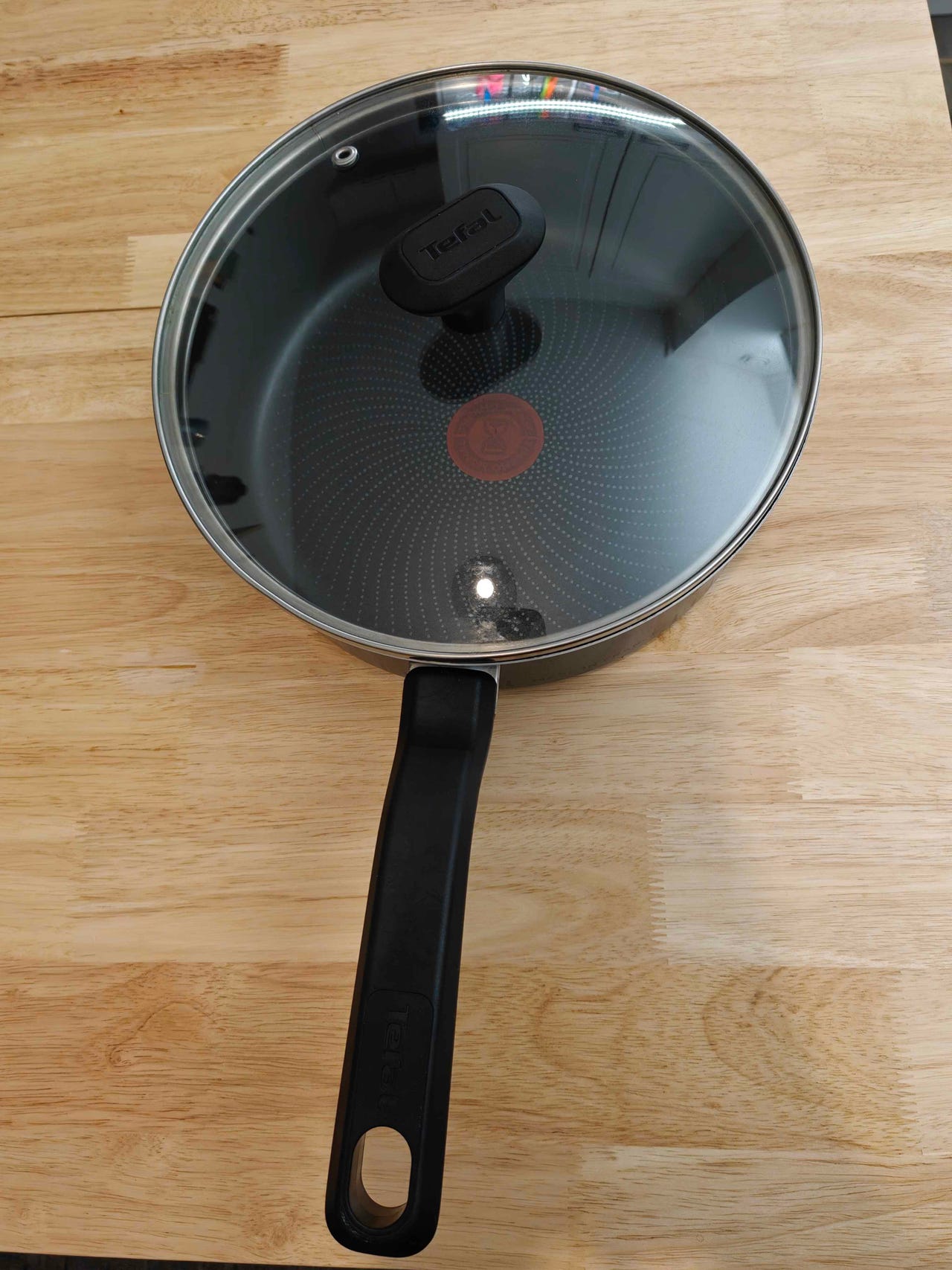 Tefal 28 cm paistokasari kannella