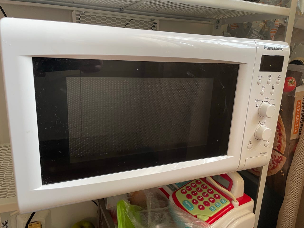 Panasonic mikroaaltouuni valkoinen