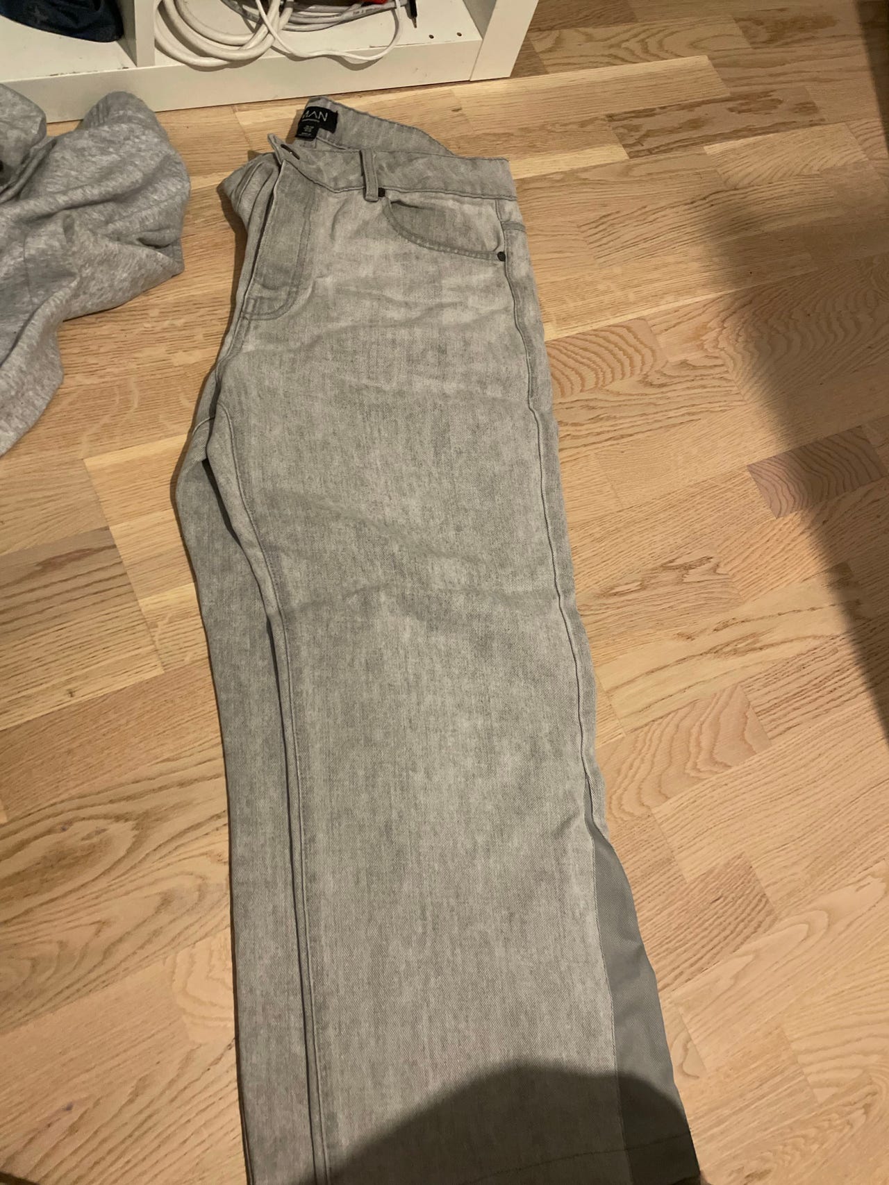 myydään flared farkut