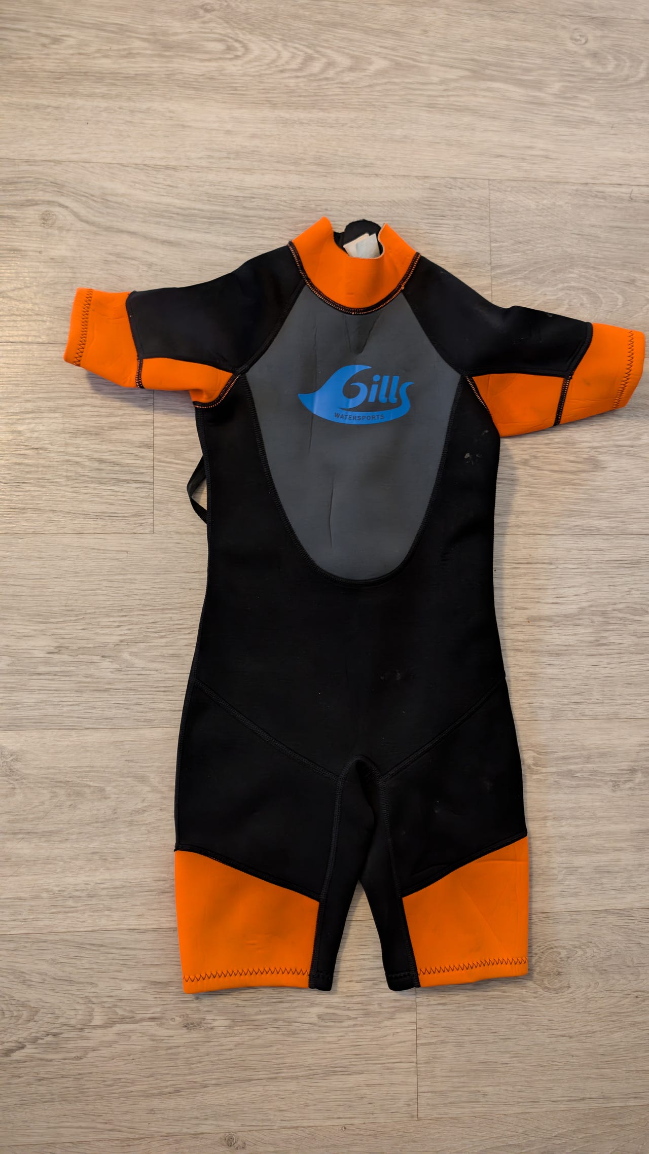 Gills märkäpuku lapselle koko 8