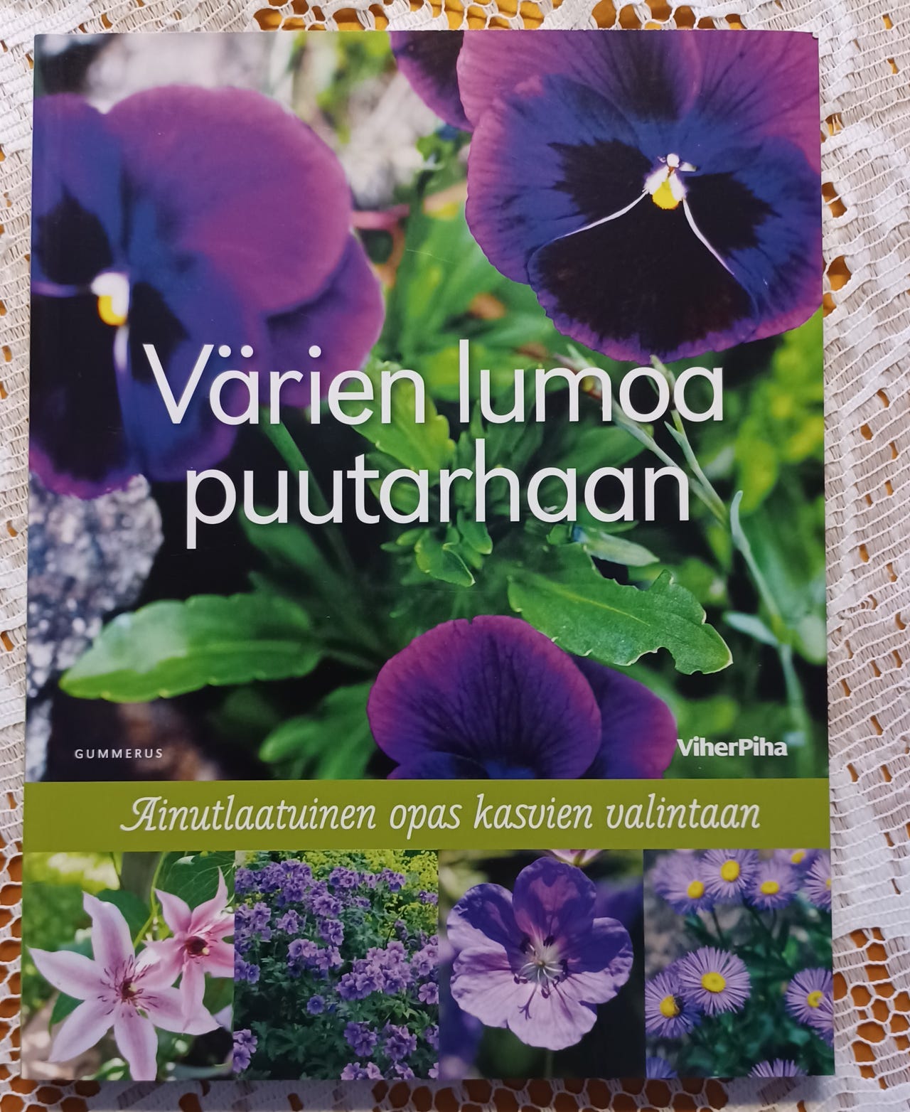 Värien lumoa puutarhaan